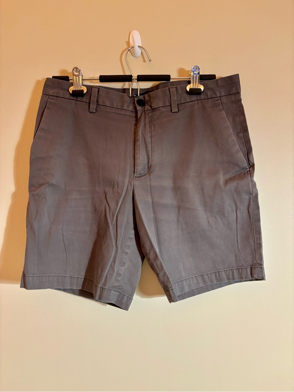 Banana Republic Aiden Men's Gray Casual Chino Flat Front Shorts size 32